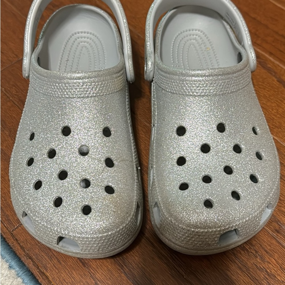 Excellent condition hardly worn silver glitter crocs